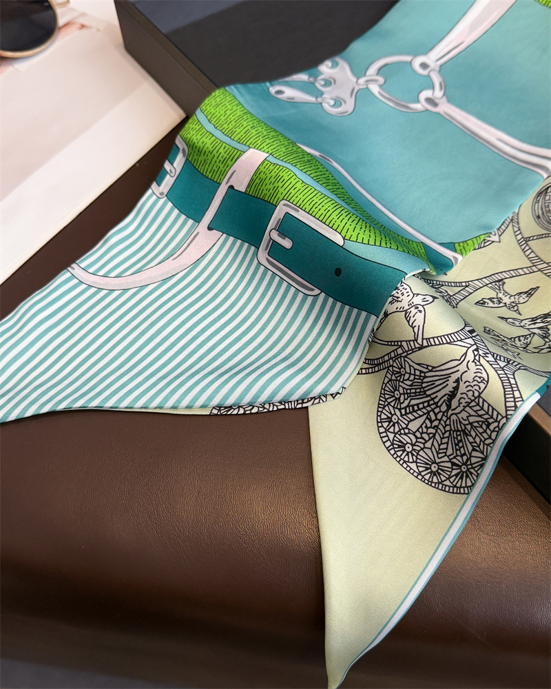 Women's Double-sided Print Sil - Ascot Neck Scarf 리뷰 및 가격