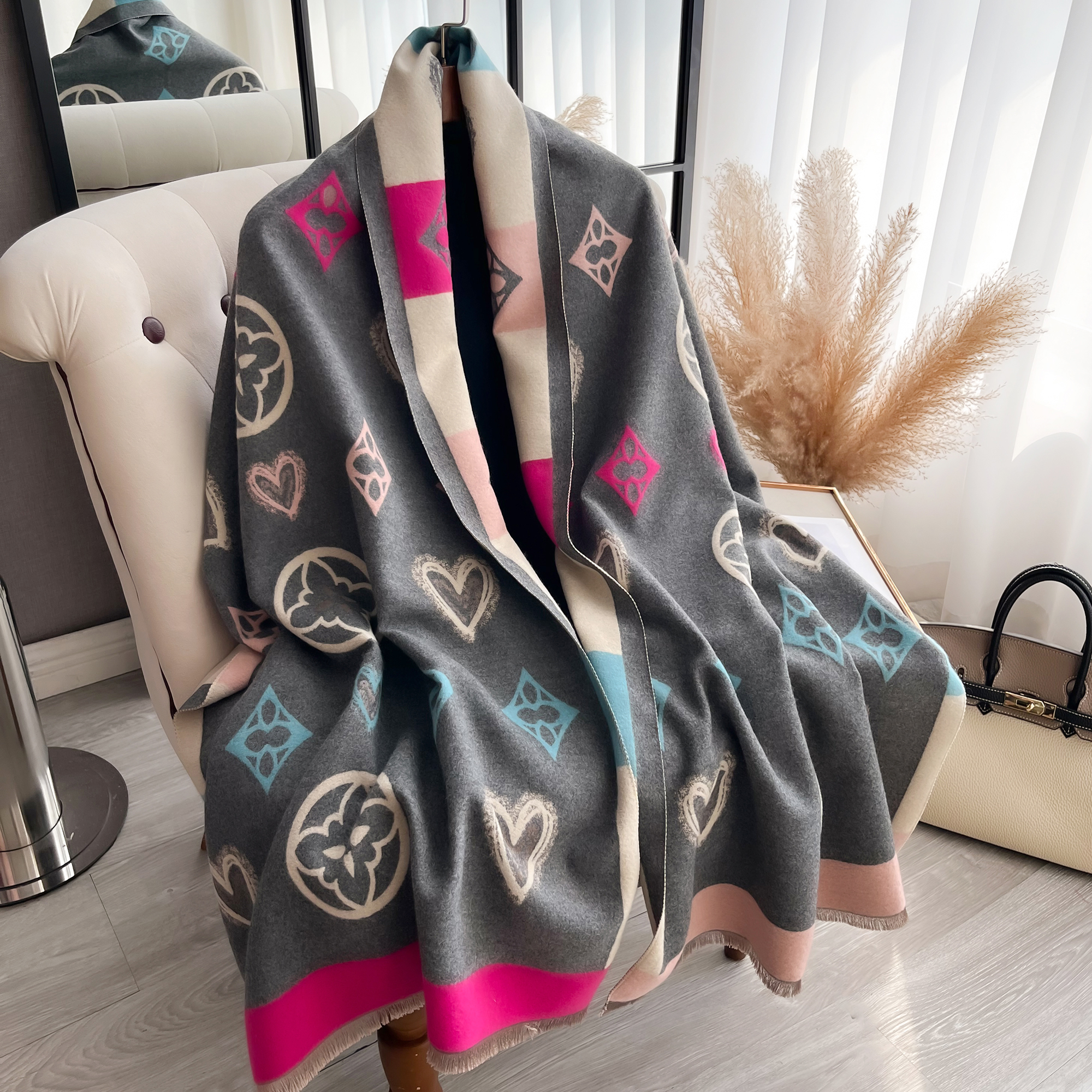 Luxury Cashmere Love Scarf Win - Woven Scarf Blanket 리뷰 및 가격