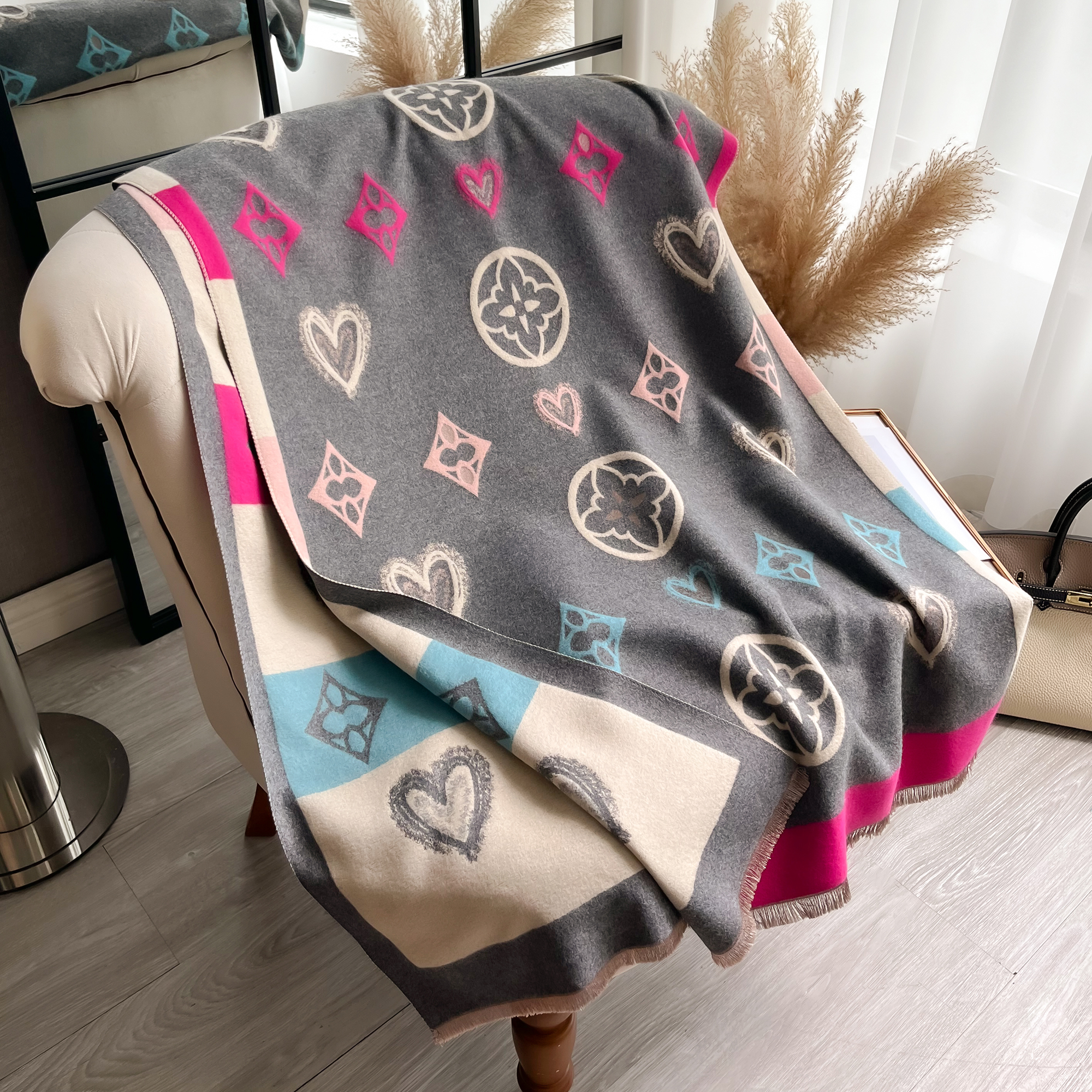 Luxury Cashmere Love Scarf Win - Woven Scarf Blanket 리뷰 및 가격