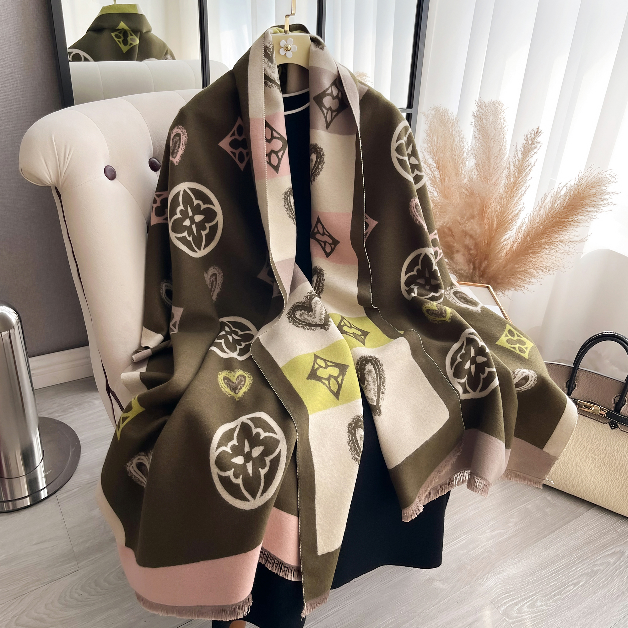 Luxury Cashmere Love Scarf Win - Woven Scarf Blanket 리뷰 및 가격