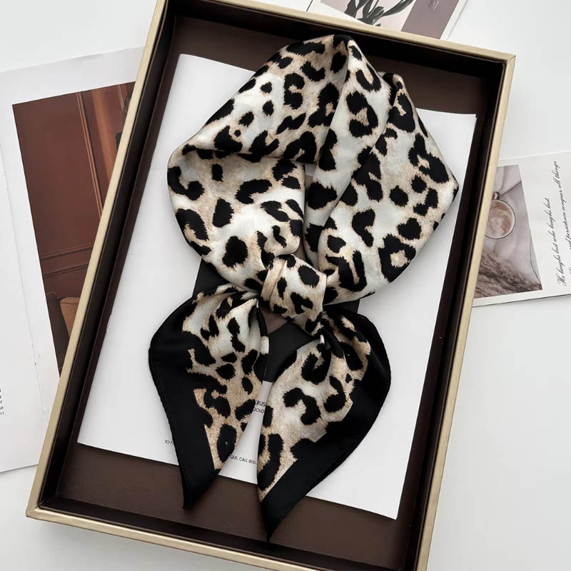 Luxury Leopard Print Female Sa - Ascot Neck Scarf 리뷰 및 가격